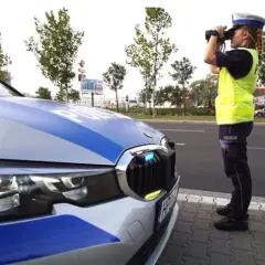 Czy policja może zatrzymać poza terenem zabudowanym? Sprawdź swoje prawa