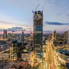 Ile metrów ma najwyższy budynek w Polsce? Zaskakująca wysokość Varso Tower