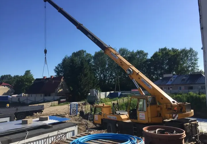Ile kosztuje wynajem dźwigu? Ceny, które mogą Cię zaskoczyć