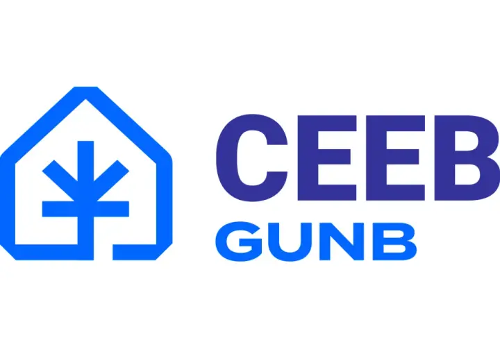 Logo CEEB GUNB - Centralna ewidencja emisyjności budynków. Symbol domu z symbolem energii.