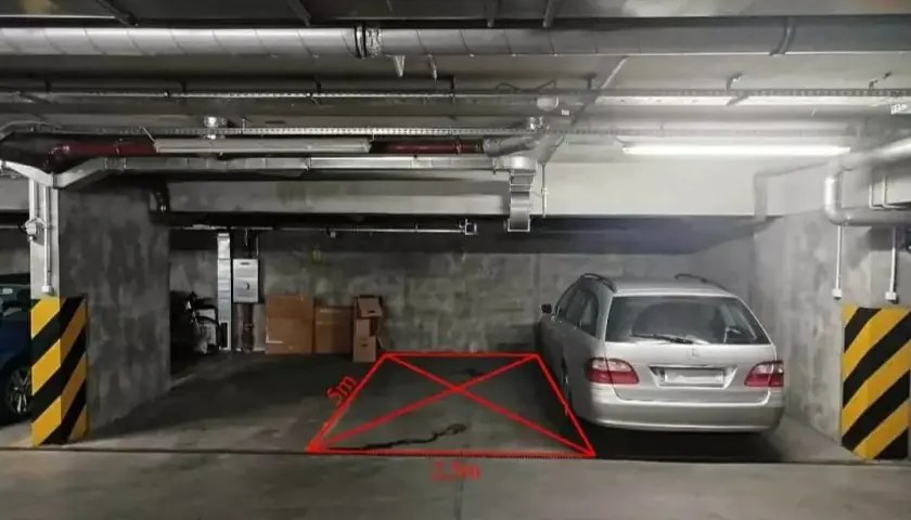 Ile kosztuje wynajem miejsca parkingowego w Warszawie? Ceny zaskakują