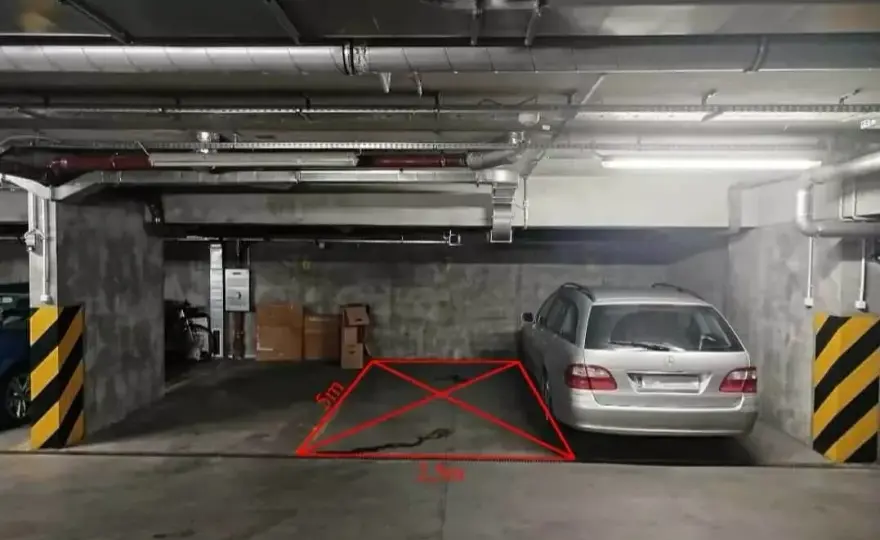 Ile kosztuje wynajem miejsca parkingowego w Warszawie? Ceny zaskakują