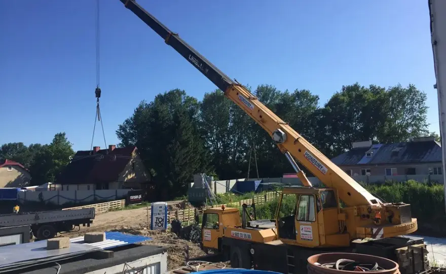 Ile kosztuje wynajem dźwigu? Ceny, które mogą Cię zaskoczyć