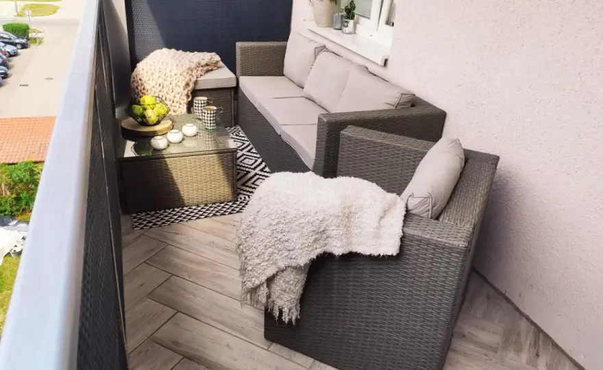 Jak zrobić balkon w bloku – praktyczne pomysły na piękną przestrzeń