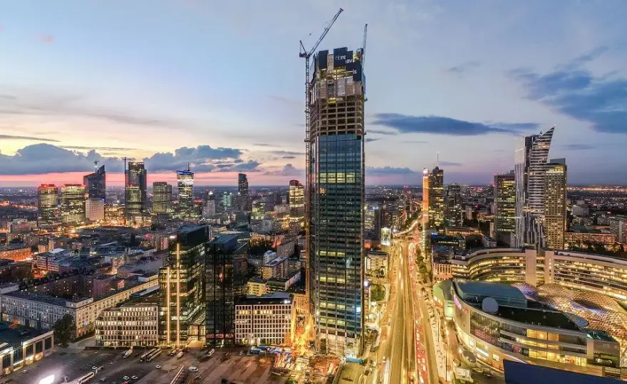 Ile metrów ma najwyższy budynek w Polsce? Zaskakująca wysokość Varso Tower