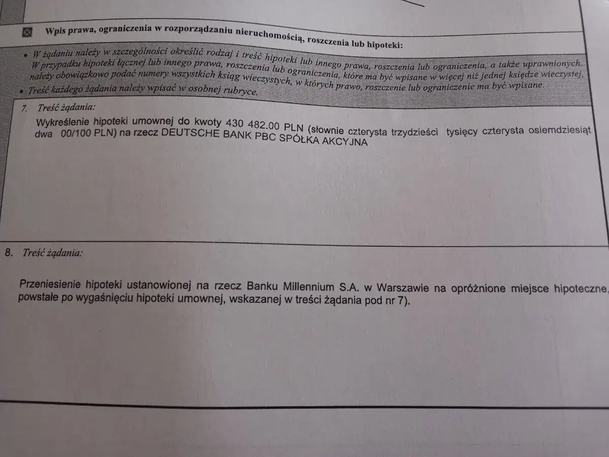 Wykreślenie hipoteki umownej na rzecz DEUTSCHE BANK PBC SPÓŁKA AKCYJNA, co może być związane z refinansowaniem kredytu hipotecznego.