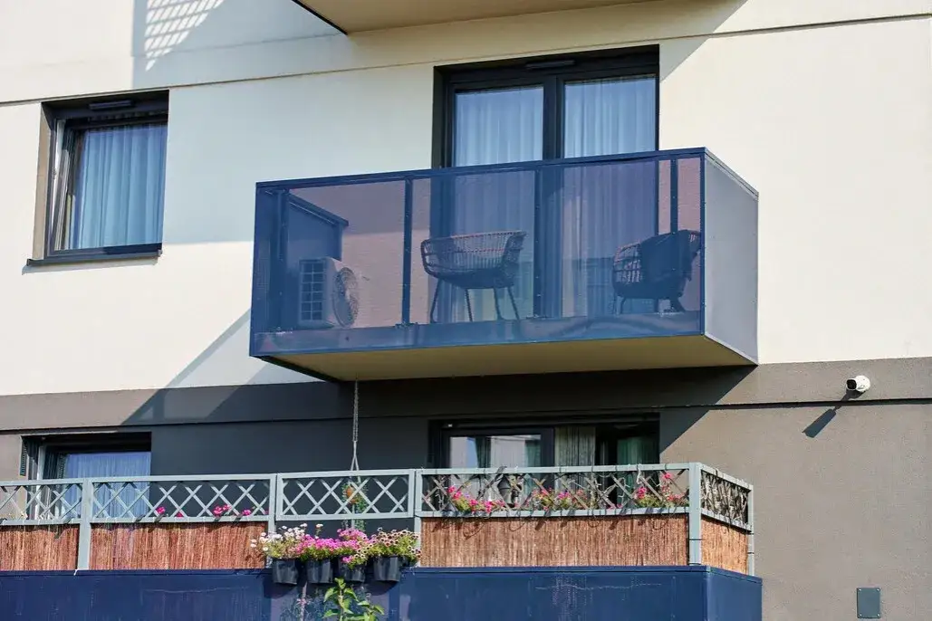 Zdjęcie Jak zrobić balkon w bloku – praktyczne pomysły na piękną przestrzeń